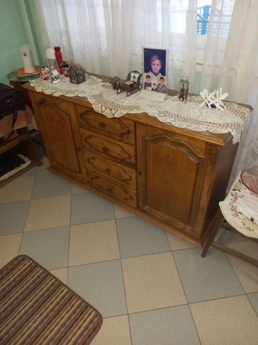 Гарнитура +шкафове от масив дъб