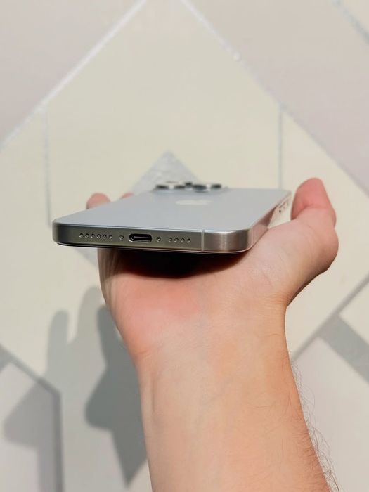 IPhone 15 Pro Max   / 256 Gb