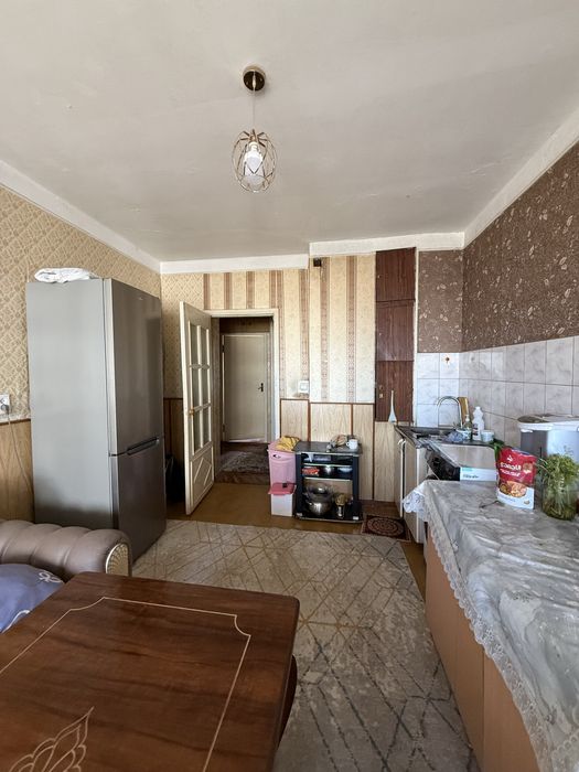 Срочно продается 3-х комн квартира в Сергели строител