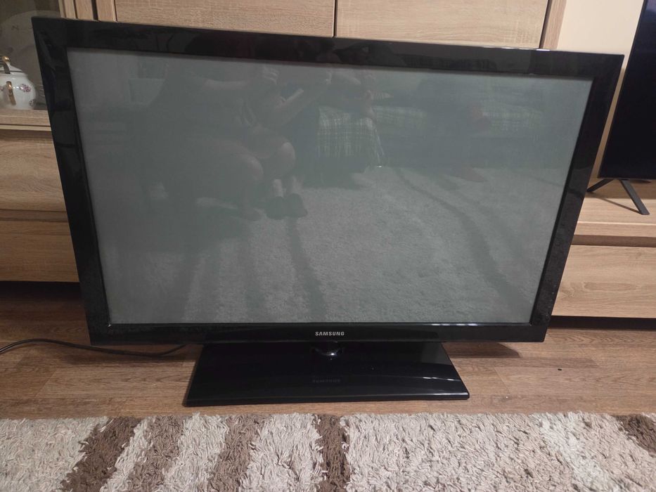 Продам плазменный телевизор Samsung PS42C433