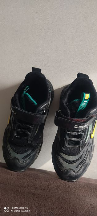 Продам детский красотки размер 35 для мальчика