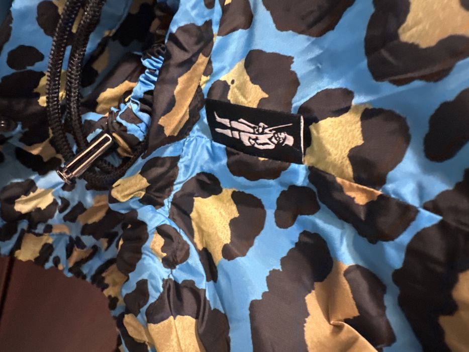 Se vinde jacheta  MACKINTOSH ploaie/soare marimea M