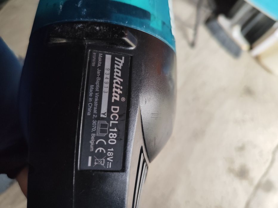 Aspirator Makita DLC180