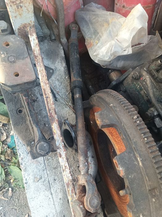 Запасные части б у ,ЗИЛ бычёк , диски