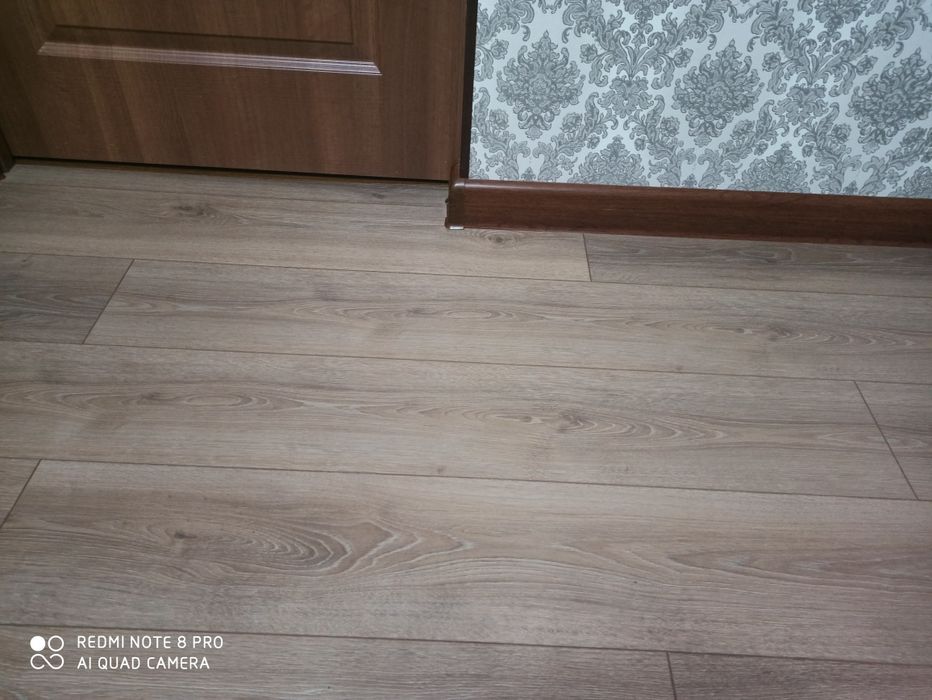 Наливной пол, ламинат.