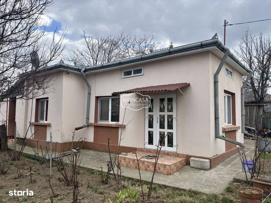 Casa si teren in Stauceni la strada principala