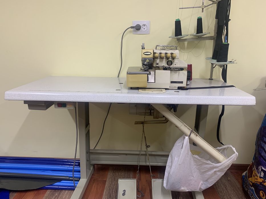 Швейная машина оверлок