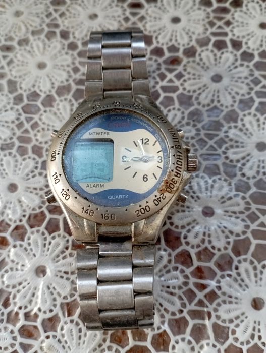 Продавам стари часовници антики