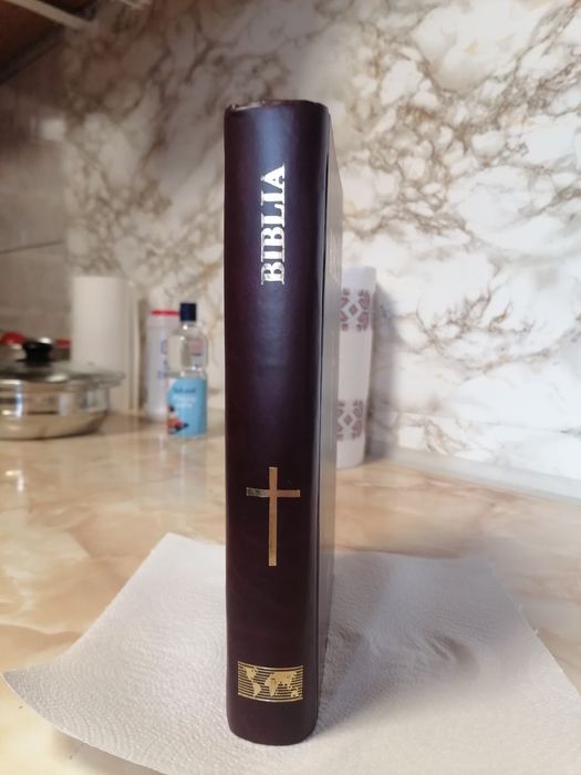 Biblie veche ediție de lux