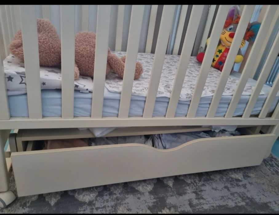 Patut din lemn si saltea noua de cocos