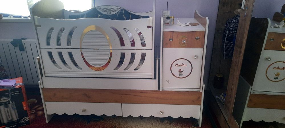 Болалар кровати сотилади