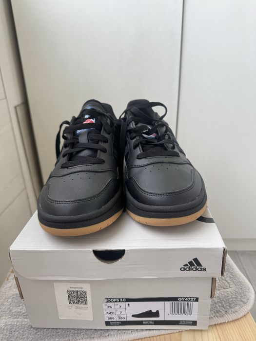 Кроссовки Adidas