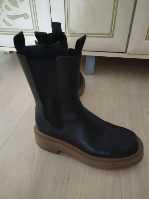 Продам женские ботинки,Челси размер 38