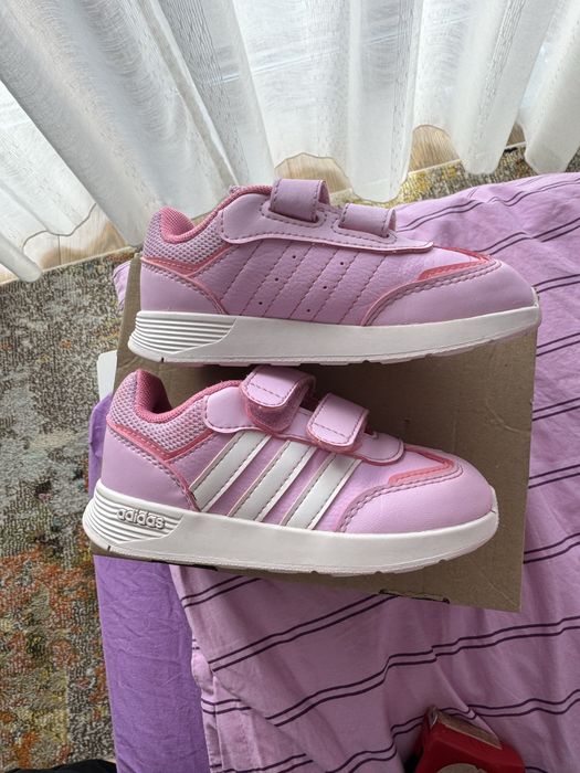 Adidasi fetita marime 25 si 1/2