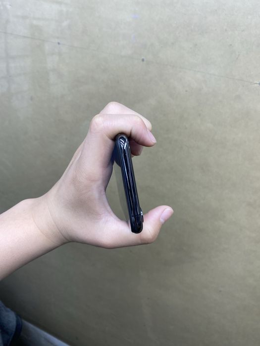 Iphone Xs телефон