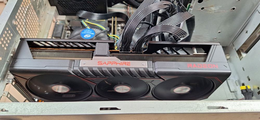 Видеокарта Sapphire RX9070XT 16 GDDR6