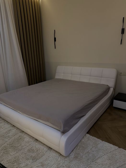 Продается кровать с матрасом