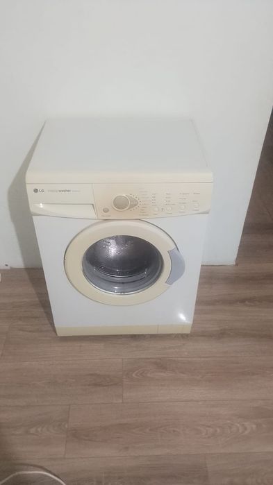Продам стиральную машинку