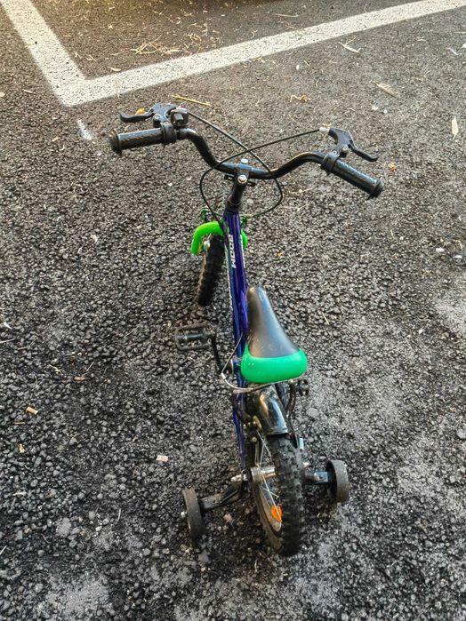 Bicicleta copii aproape noua