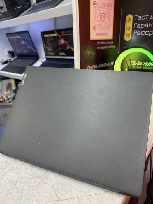 Ноутбук Lenovo V14-ADA