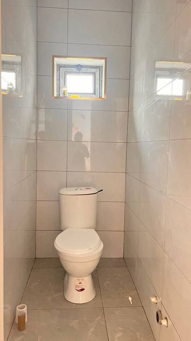 Продается дом Кибрай
Бурота махалла
Уткир улица, 4х ком, кухня, въезд
