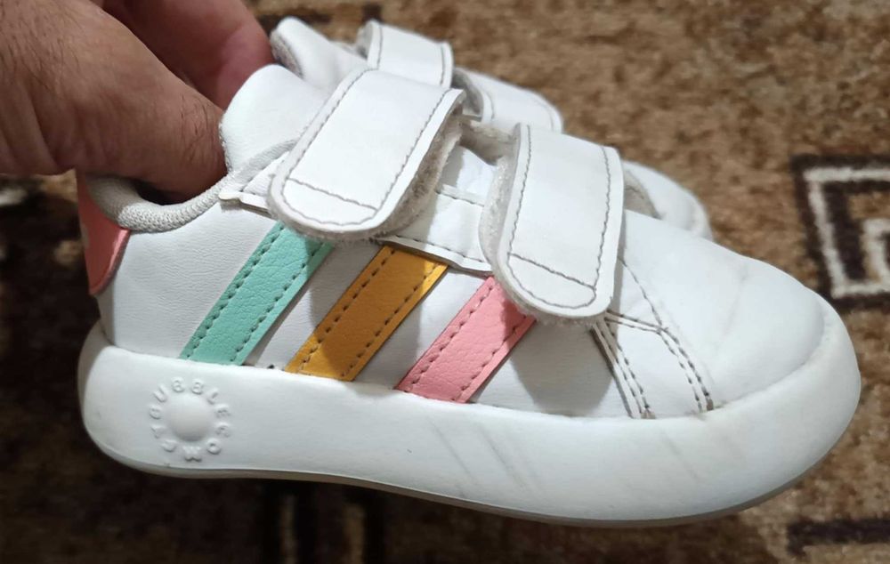 Adidas Superstar и Adidas Bubble Сomfy: оригинални маратонки!