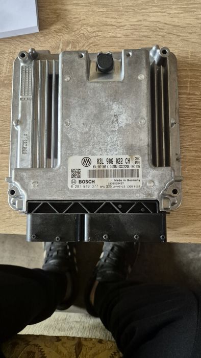 Компютър Двигател за VW Т5 2.0 TDI 140Кс
