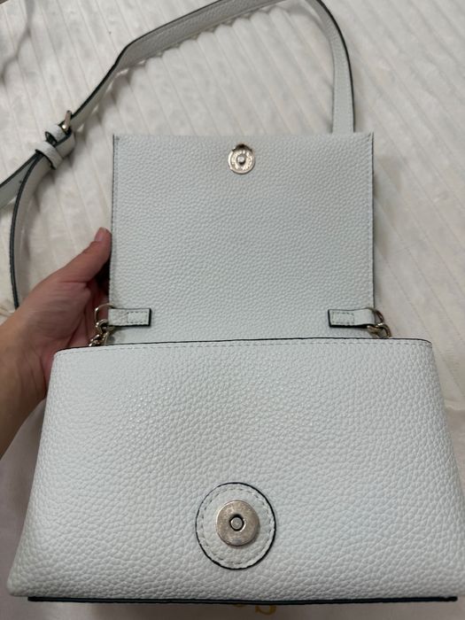 Оригинална чанта Guess
