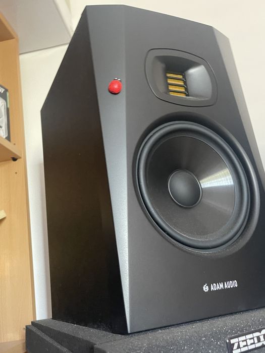 Monitoare audio Adam T7V (boxe active)