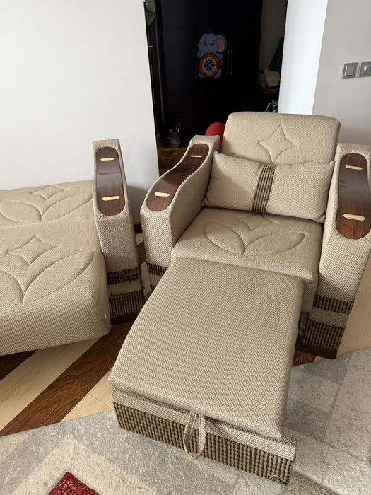 Продам диван с креслами