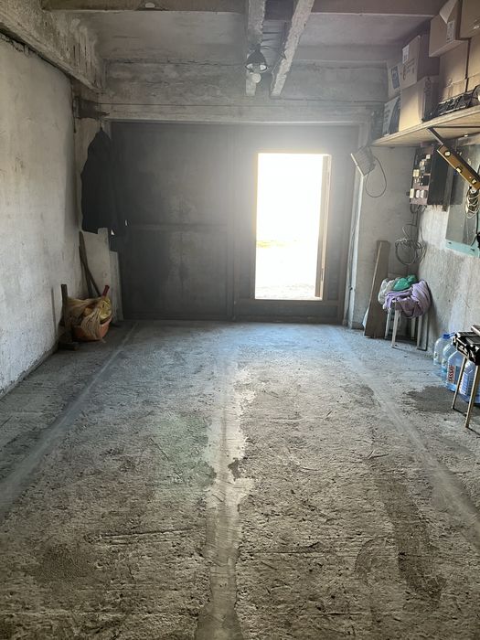 Продам гараж в заре