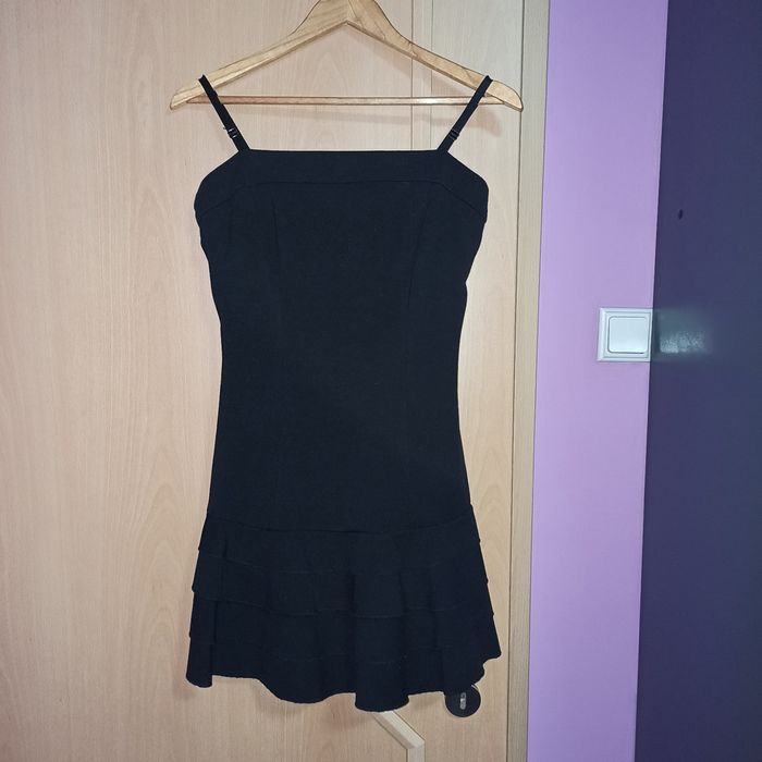 Малка черна рокля