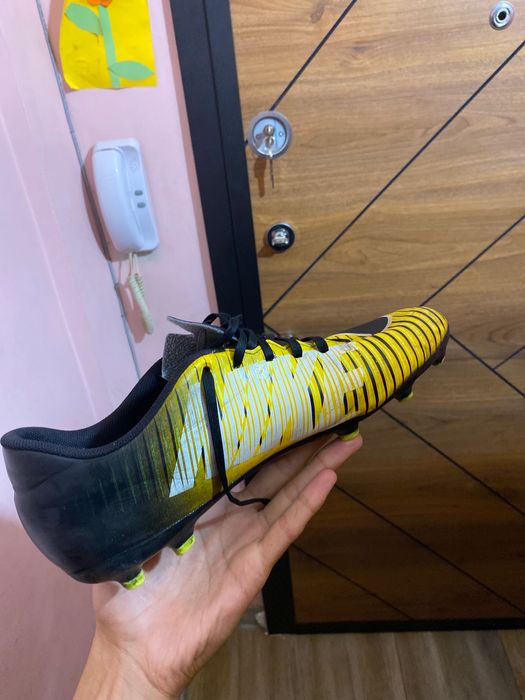 Бутонки Найк, минимални забележки