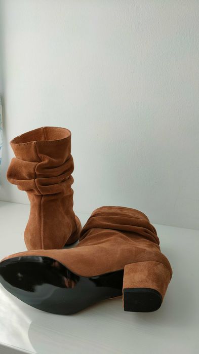 Cizme scurte din piele