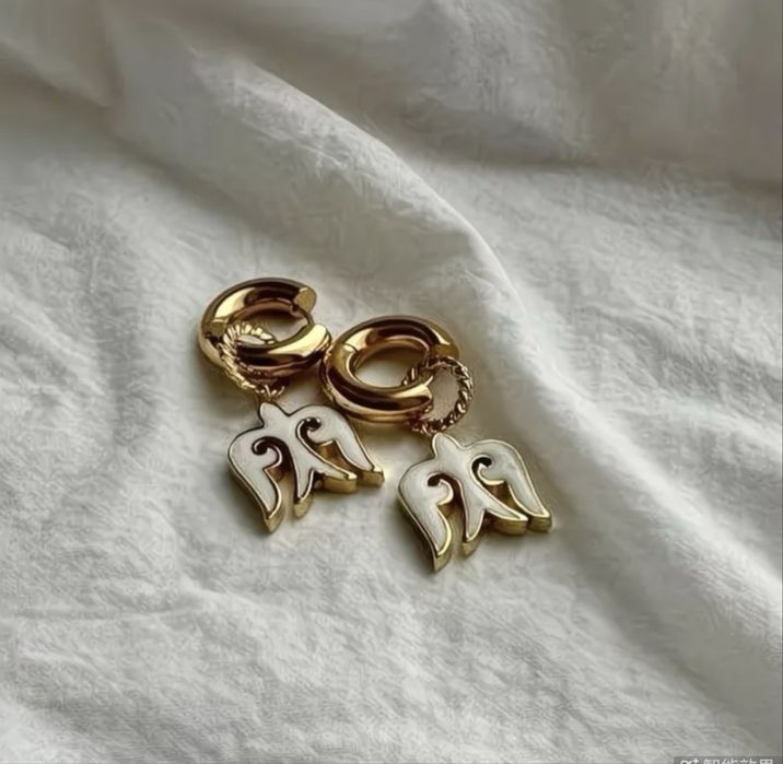 Сырға қазахи нақышта