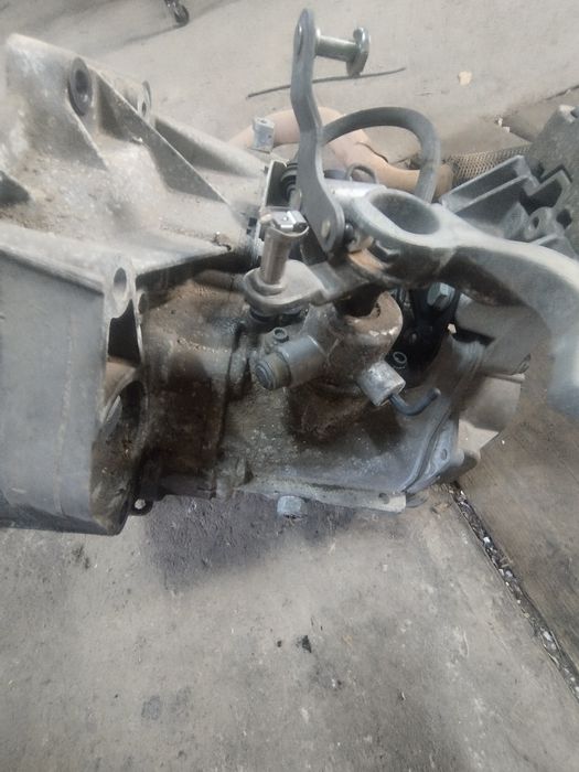 Cutie viteze golf 5 1.6 fsi 2004