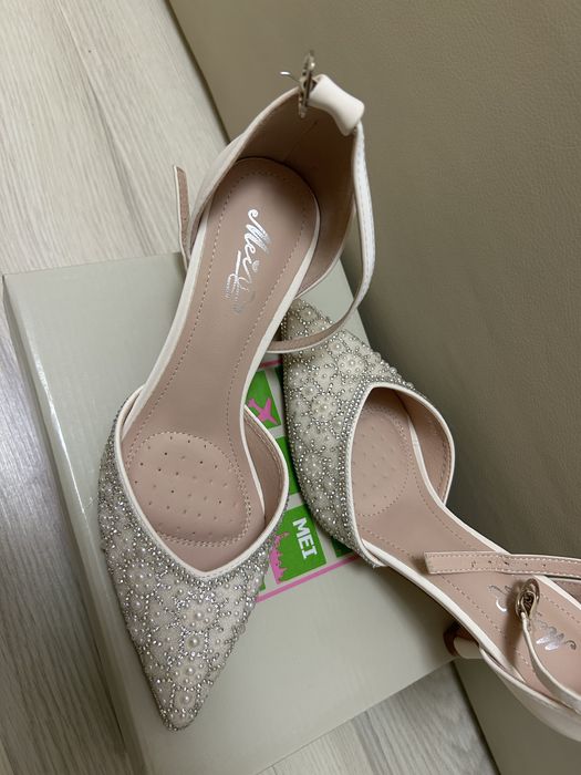 Tocuri femei elegante