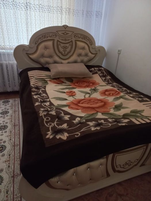Диван екі тумбасымен