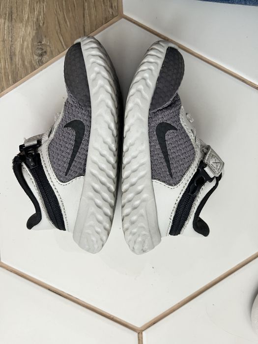 Маратонки Nike 21 номер