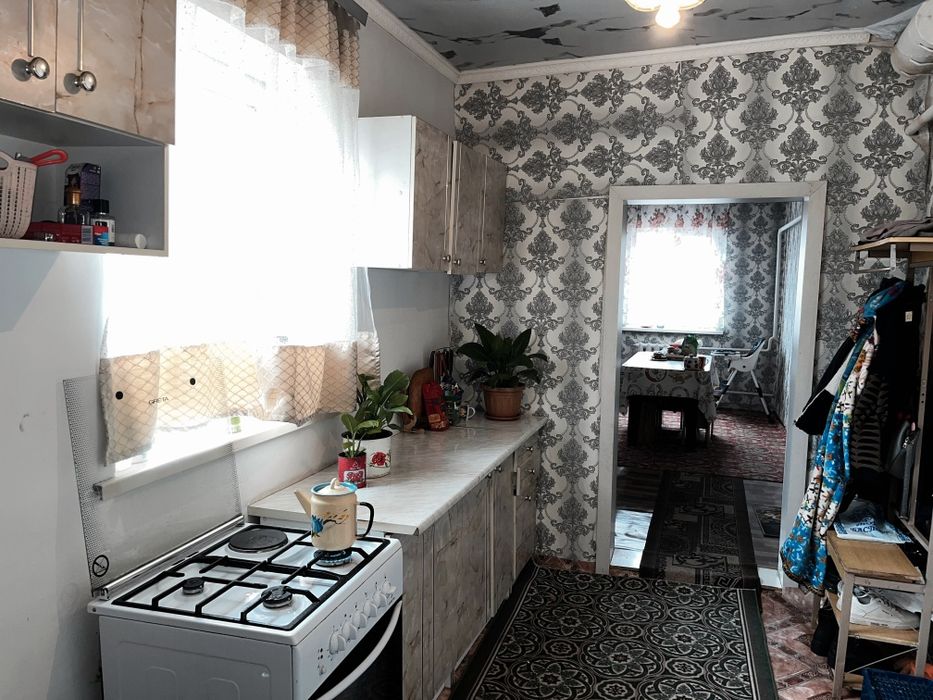 Продам дом с времянкой.