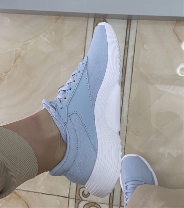 Продам новые кроссовки Reebok lite 4