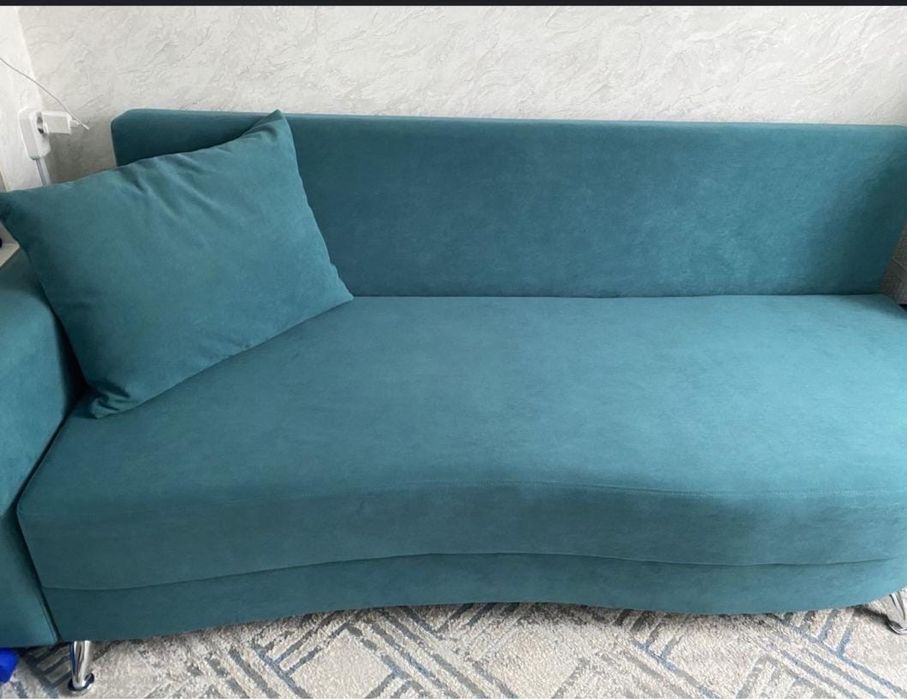 Продам деван раскладной состояние нового