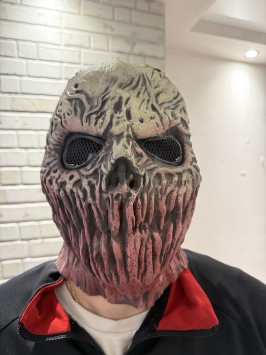 Карнавални костюми и маски