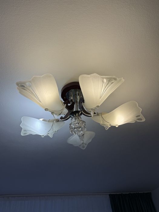 Lustră clasică – 5 brațe, sticlă opal