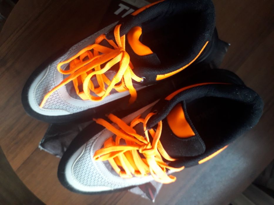 Продам кросовки 38 р