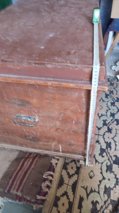 Разтегателно канапе 40лв.Стар скрин20лв закачалки 2ббр 15лв огледало10