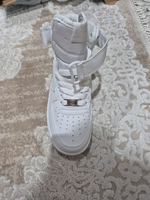 Кроссовки подростковые