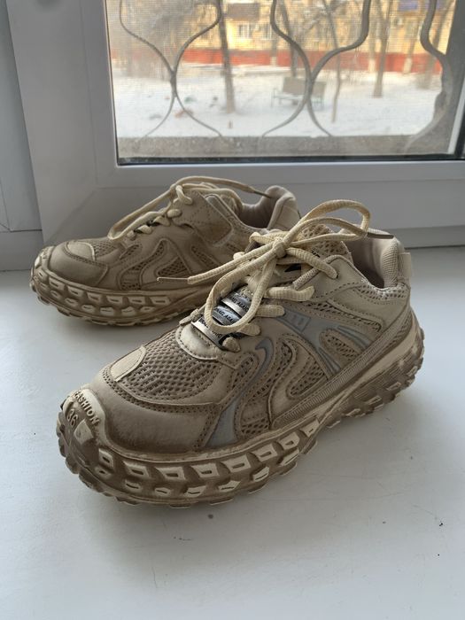 Детские кроссовки