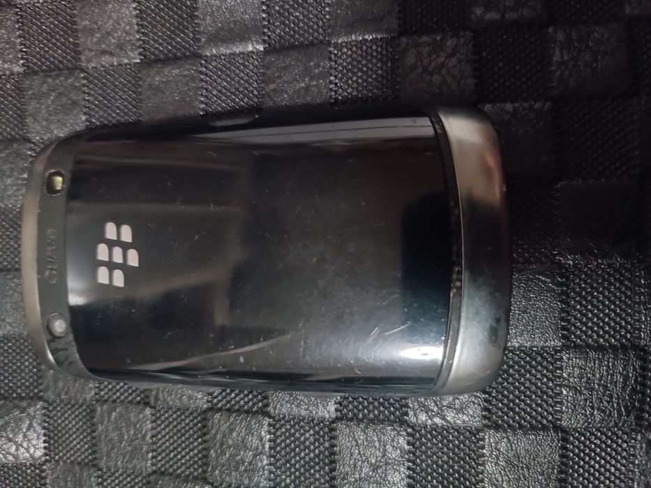 Assalom alekum Telefon Sotiladi Original Black Berry Curva