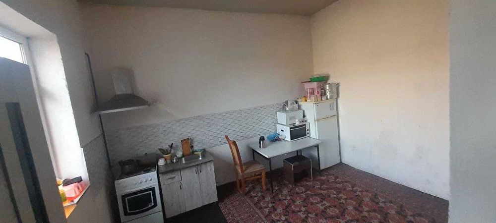 Uy sotiladi Nazarbek pochtada